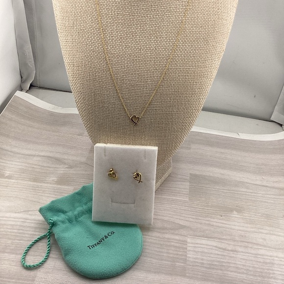 Tiffany & Co. 750 Yellow Gold Heart Necklace and Earrings. - Picture 1 of 2